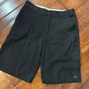 32 Men’s O'Neill Black Flat Front Shorts with front and back pockets